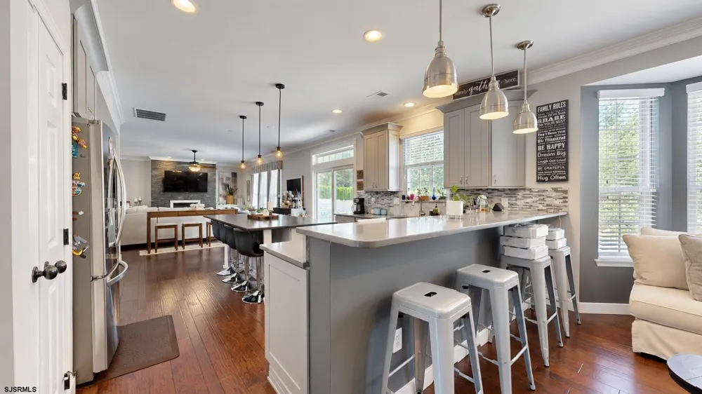 102 Julie Dr Northfield, NJ 08225