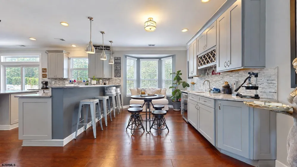 102 Julie Dr Northfield, NJ 08225