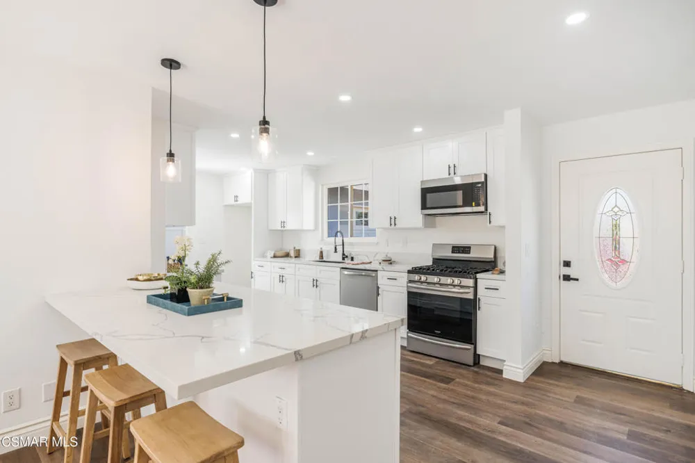 1574 Sutter Avenue Simi Valley, CA 93065