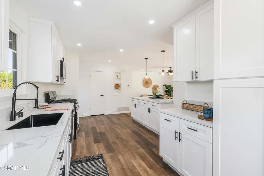 1574 Sutter Avenue Simi Valley, CA 93065