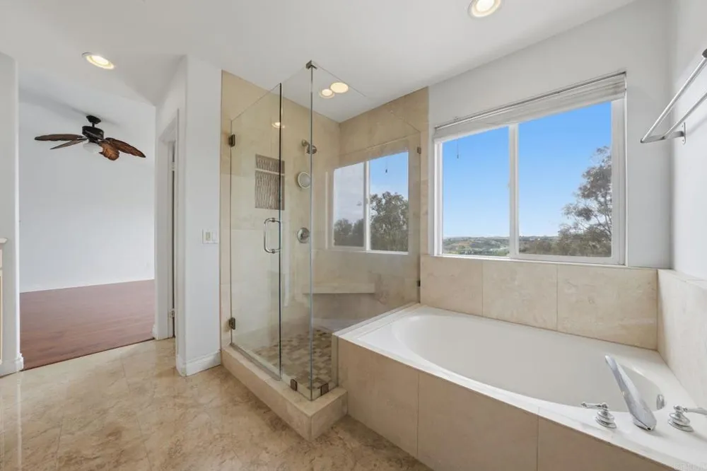 2914 Pearl Place Carlsbad, CA 92009