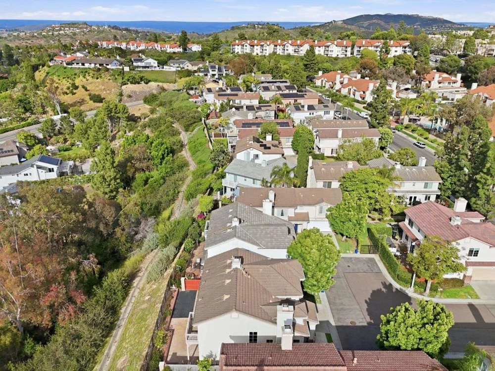 2914 Pearl Place Carlsbad, CA 92009