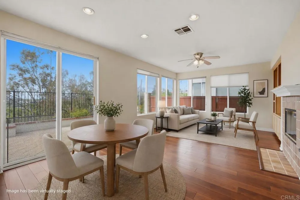 2914 Pearl Place Carlsbad, CA 92009