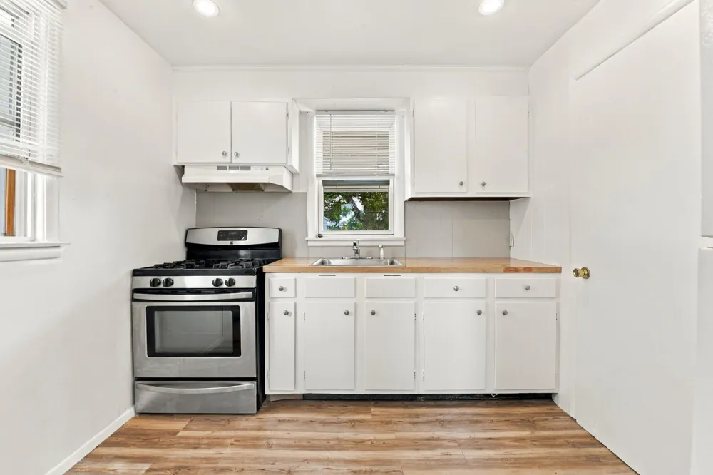 29209 Morlock Street Livonia, MI 48152