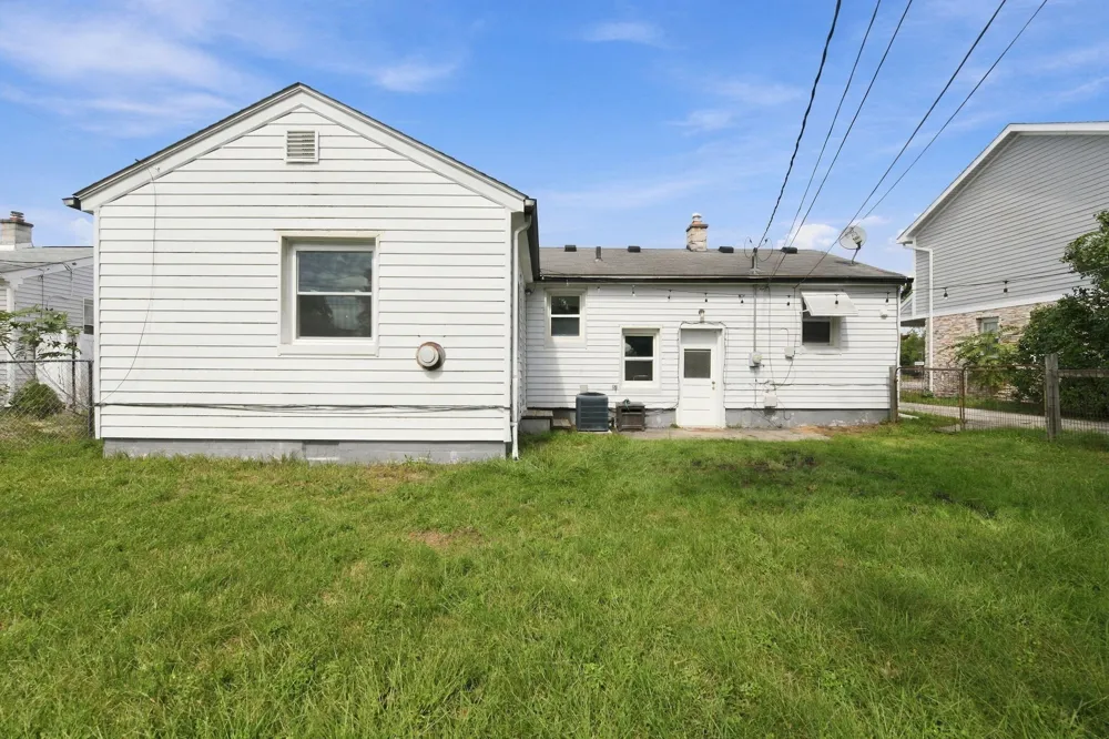 29209 Morlock Street Livonia, MI 48152