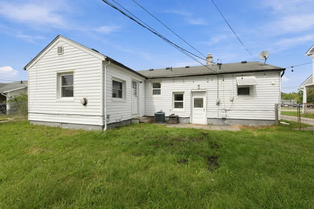 29209 Morlock Street Livonia, MI 48152