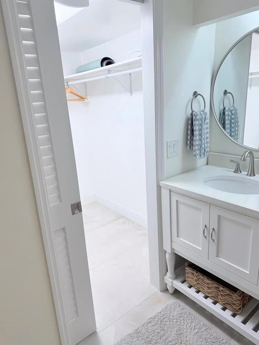 1640 Twelve Oaks Way #305 North Palm Beach, FL 33408