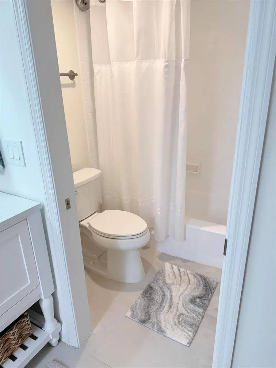 1640 Twelve Oaks Way #305 North Palm Beach, FL 33408