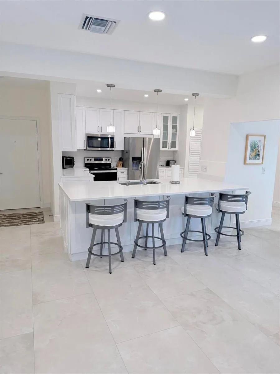 1640 Twelve Oaks Way #305 North Palm Beach, FL 33408