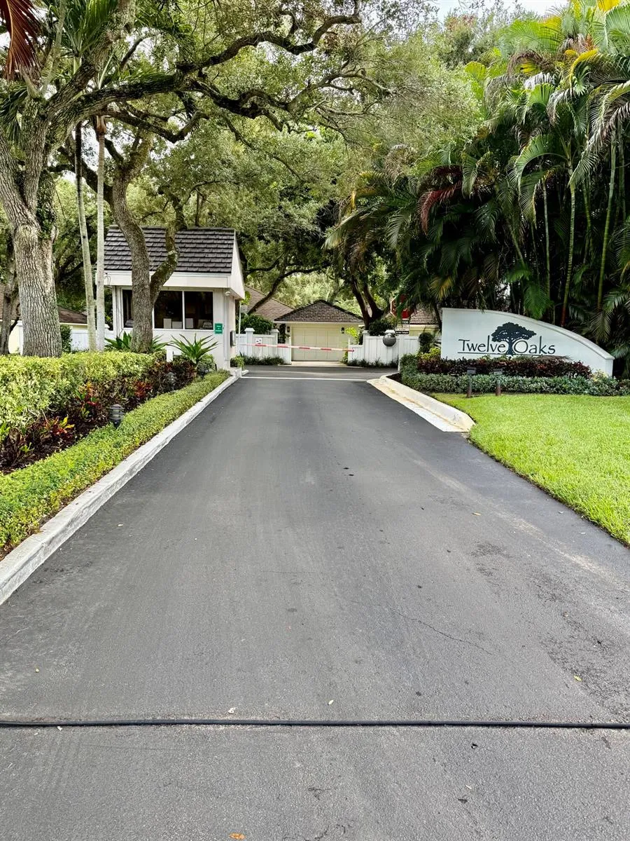1640 Twelve Oaks Way #305 North Palm Beach, FL 33408