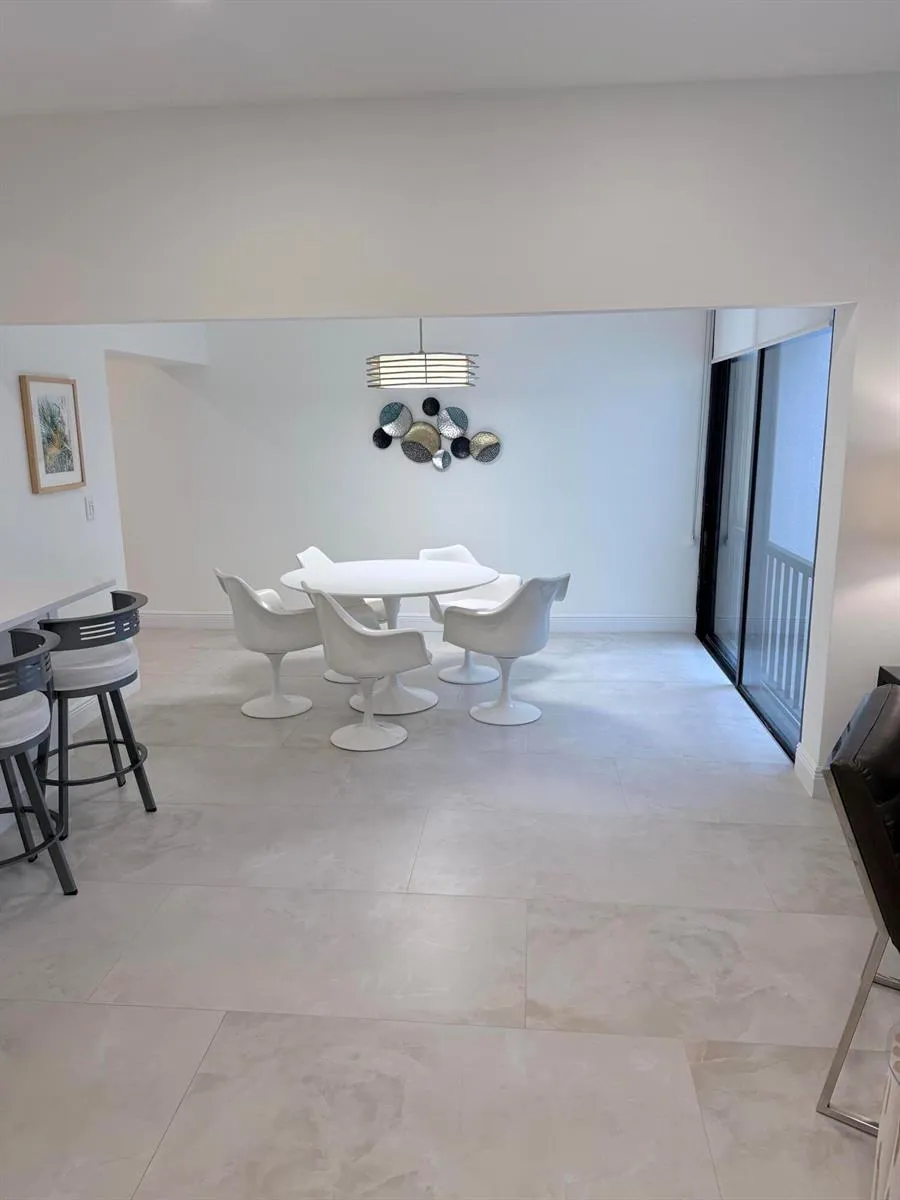 1640 Twelve Oaks Way #305 North Palm Beach, FL 33408