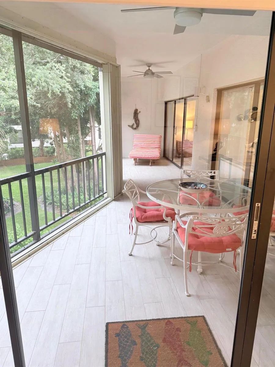 1640 Twelve Oaks Way #305 North Palm Beach, FL 33408