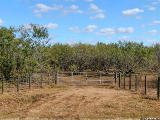812 County Road 415 Stockdale, TX 78160