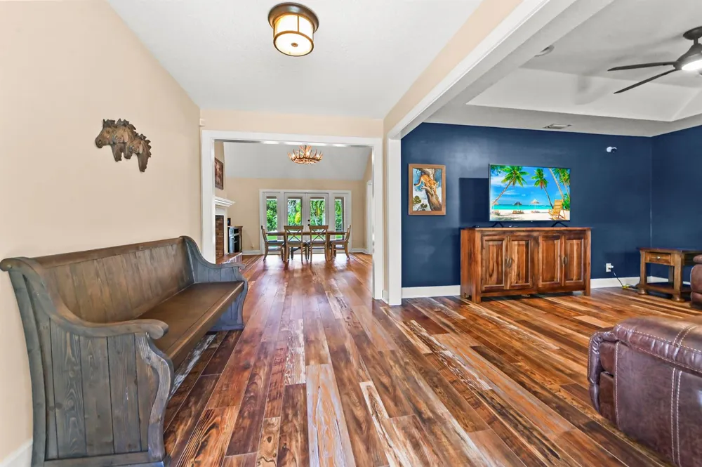 5703 Lago Del Sol Drive Lake Worth, FL 33449