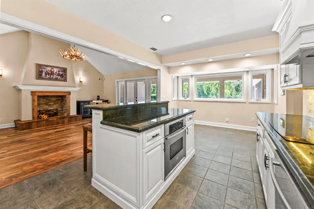 5703 Lago Del Sol Drive Lake Worth, FL 33449