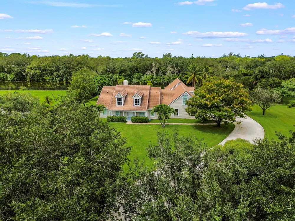 5703 Lago Del Sol Drive Lake Worth, FL 33449