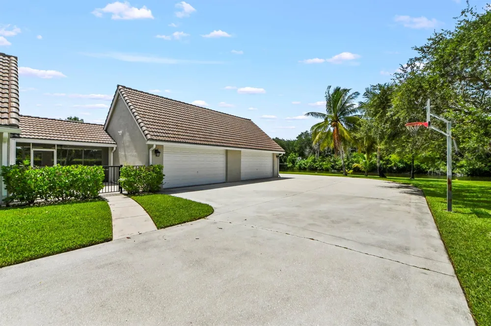 5703 Lago Del Sol Drive Lake Worth, FL 33449