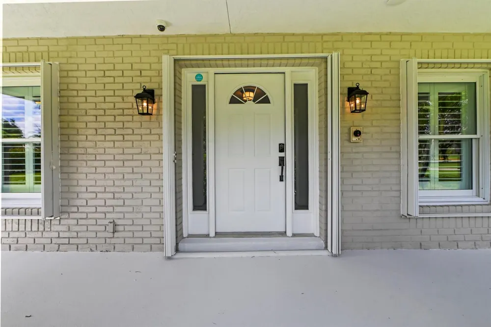 5703 Lago Del Sol Drive Lake Worth, FL 33449