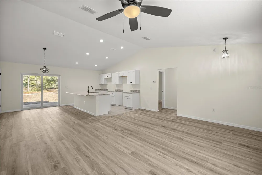 40 BAY DRIVE Ocklawaha, FL 32179