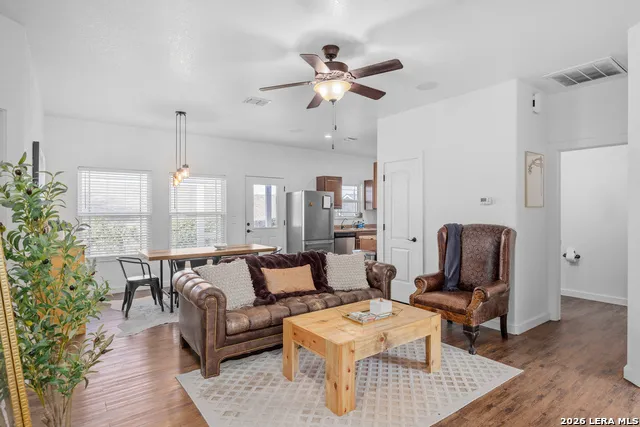 129 JASPER LN Kerrville, TX 78028