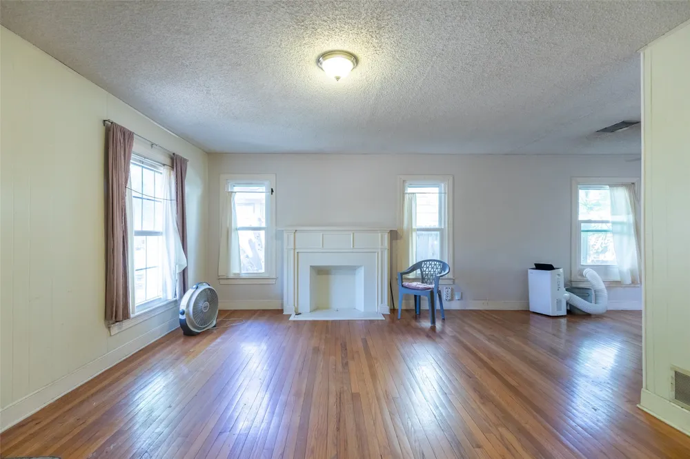 909 Grand Avenue Abilene, TX 79605