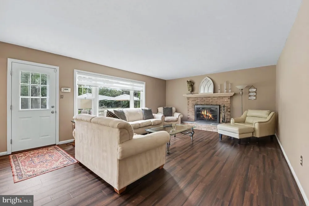 1870 MEREDITH LANE Blue Bell, PA 19422
