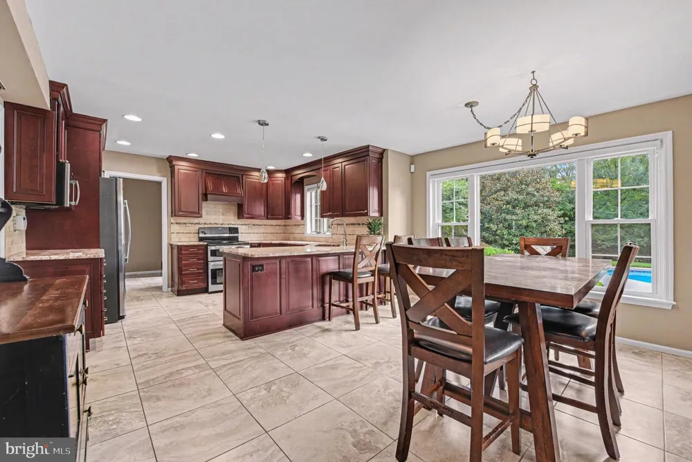1870 MEREDITH LANE Blue Bell, PA 19422