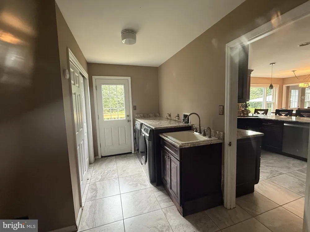 1870 MEREDITH LANE Blue Bell, PA 19422