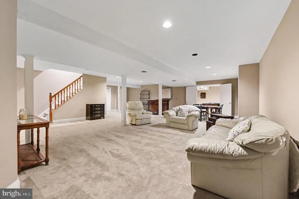 1870 MEREDITH LANE Blue Bell, PA 19422