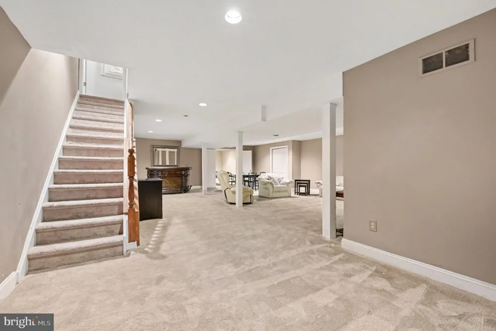 1870 MEREDITH LANE Blue Bell, PA 19422