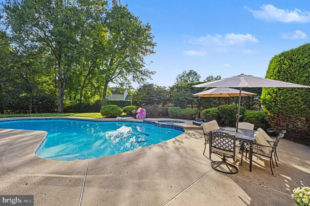 1870 MEREDITH LANE Blue Bell, PA 19422