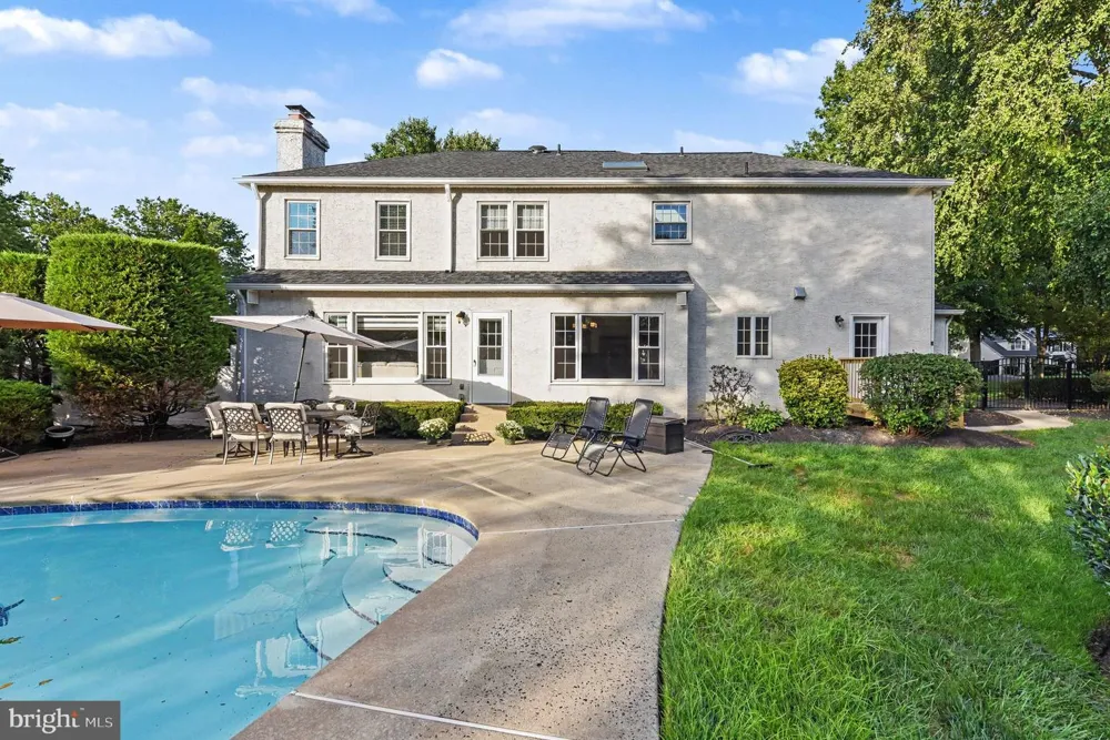 1870 MEREDITH LANE Blue Bell, PA 19422