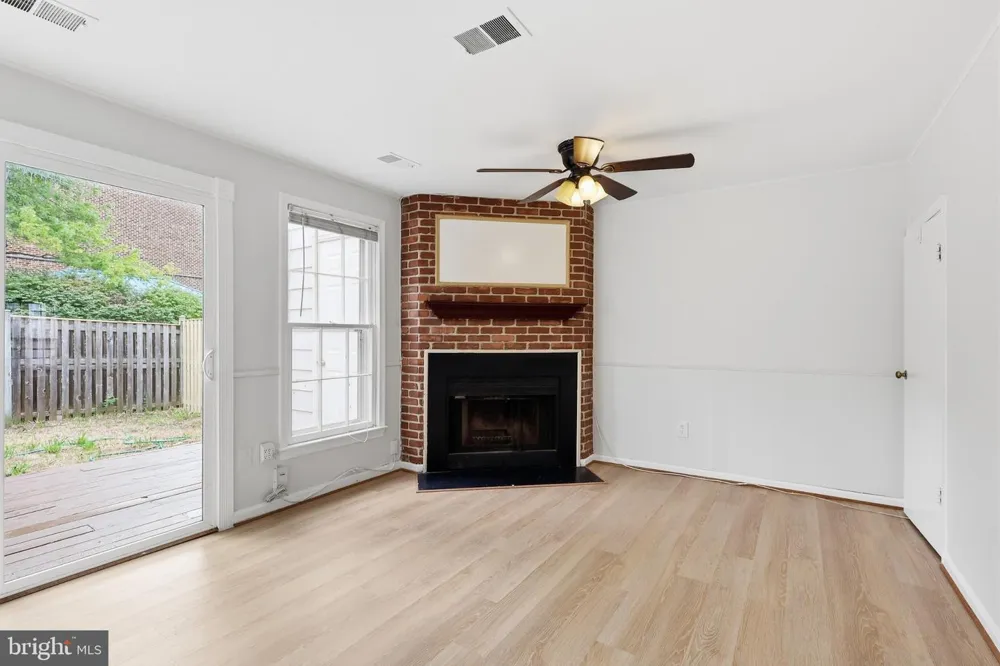 8013 DAYSPRING COURT Springfield, VA 22153