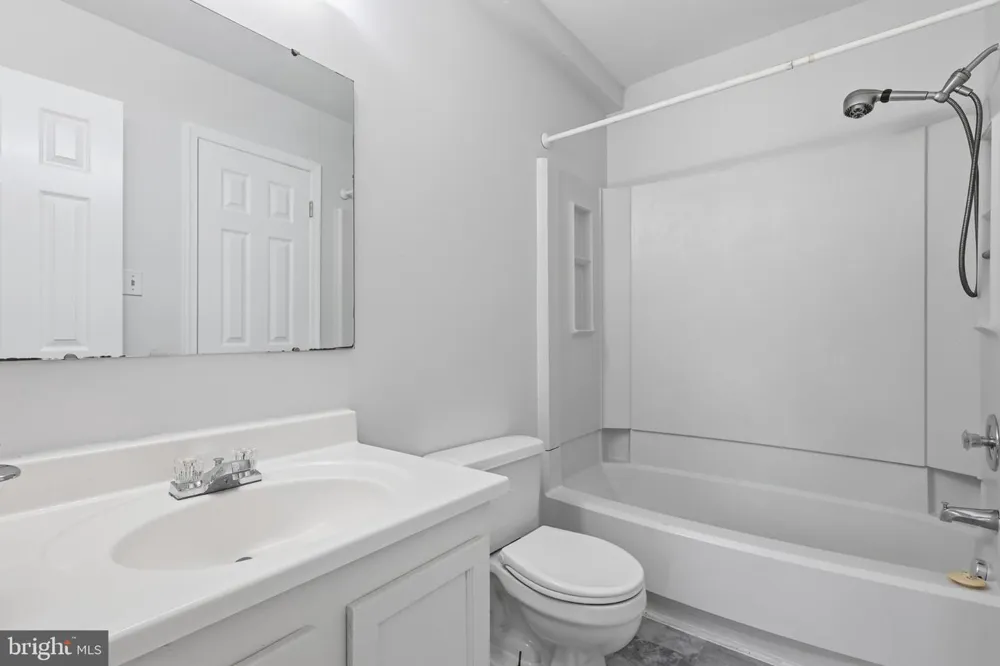 8013 DAYSPRING COURT Springfield, VA 22153