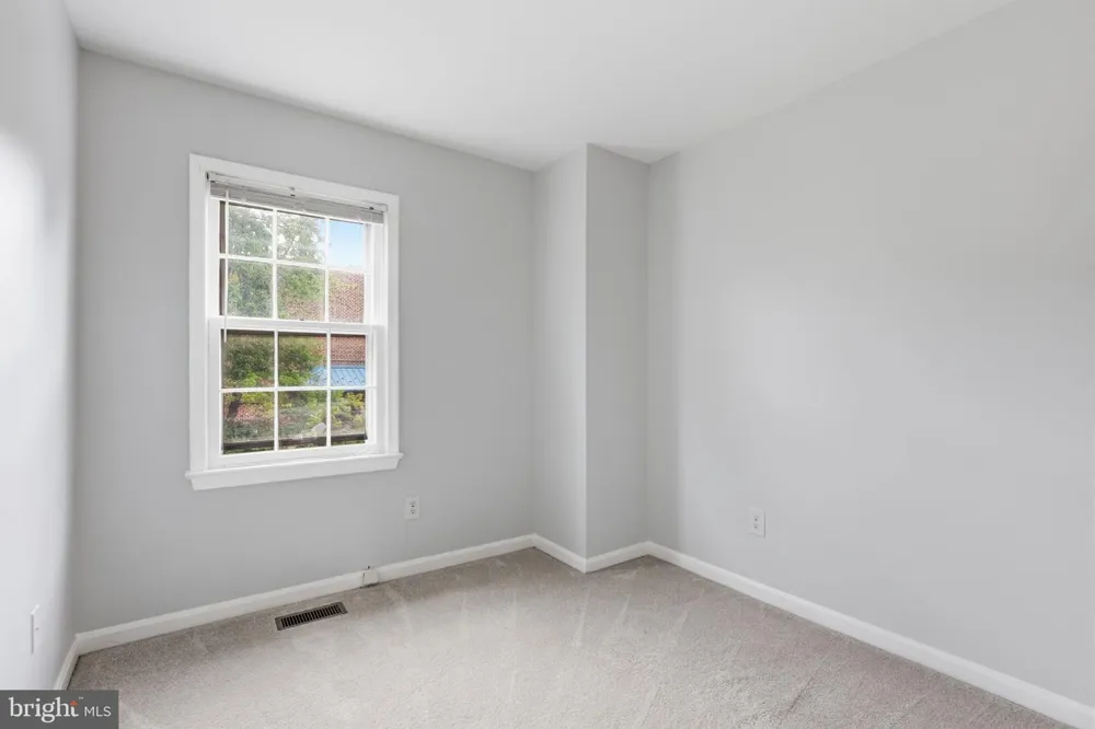 8013 DAYSPRING COURT Springfield, VA 22153