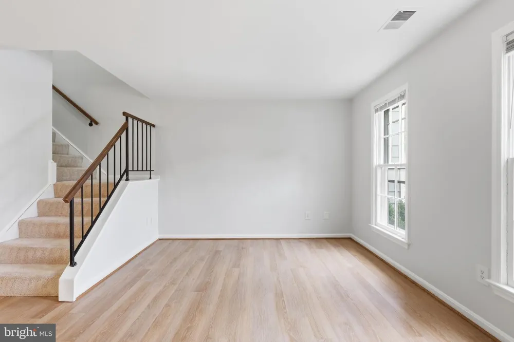 8013 DAYSPRING COURT Springfield, VA 22153