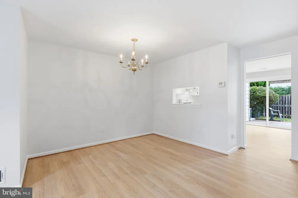 8013 DAYSPRING COURT Springfield, VA 22153