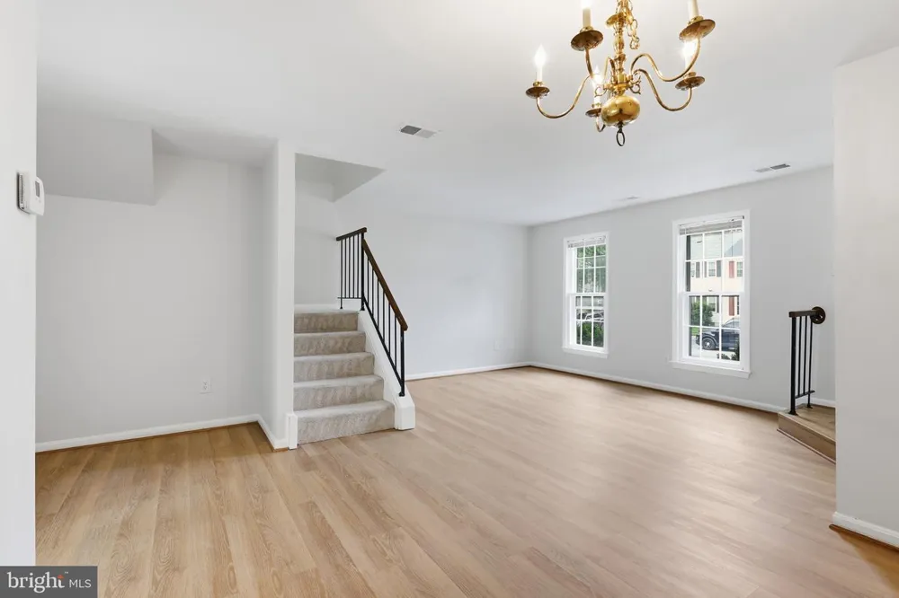 8013 DAYSPRING COURT Springfield, VA 22153