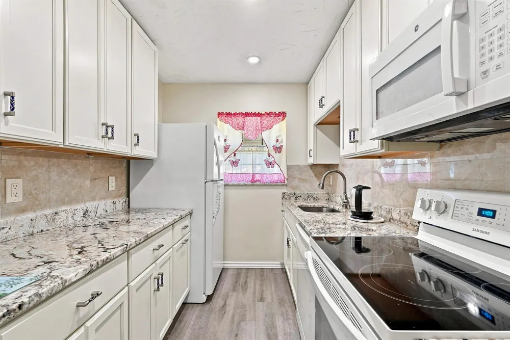912 Savannas Point Drive #Apt b Fort Pierce, FL 34982