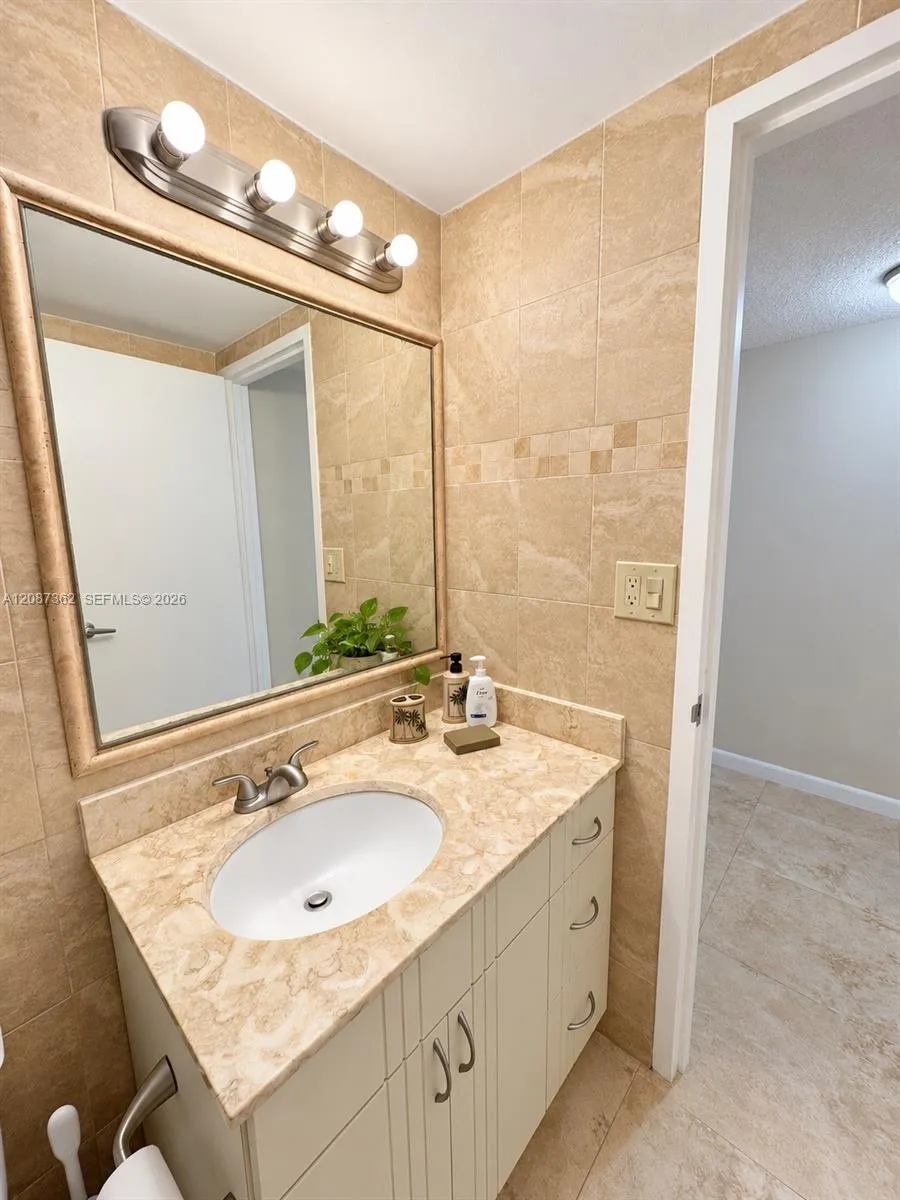 3725 S Ocean Dr #1606 Hollywood, FL 33019