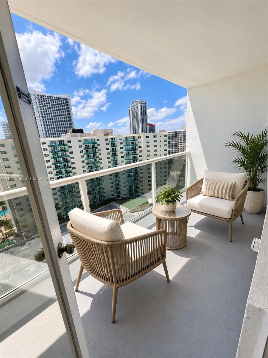 3725 S Ocean Dr #1606 Hollywood, FL 33019