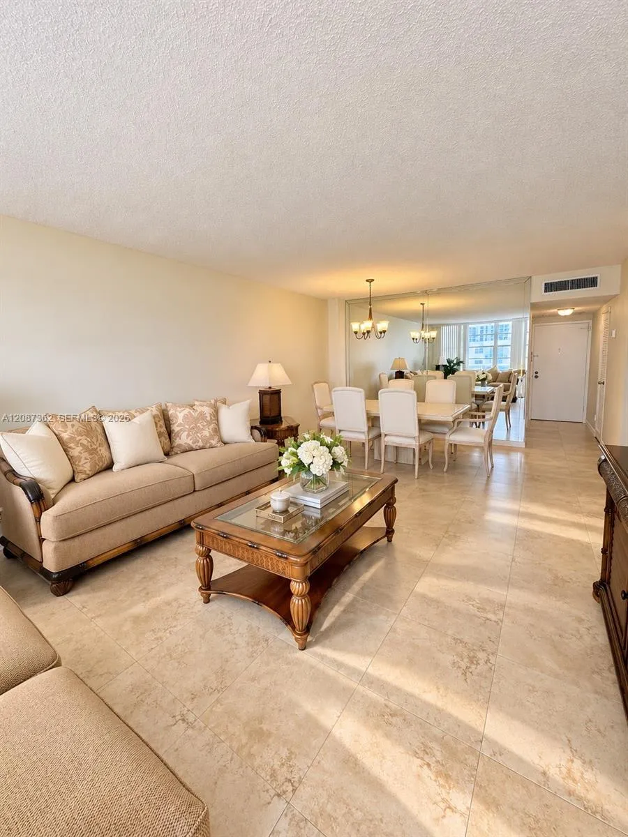 3725 S Ocean Dr #1606 Hollywood, FL 33019