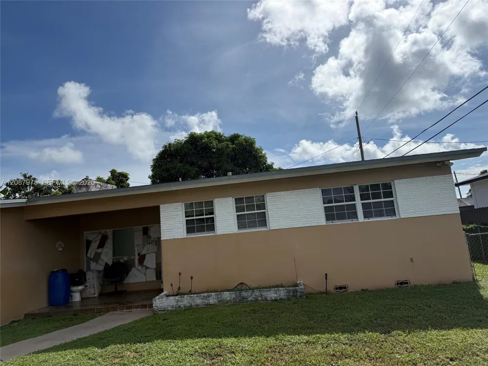 1409 S 24th Ter Hollywood, FL 33020