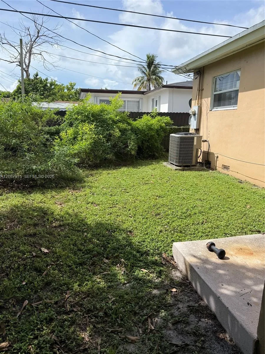 1409 S 24th Ter Hollywood, FL 33020