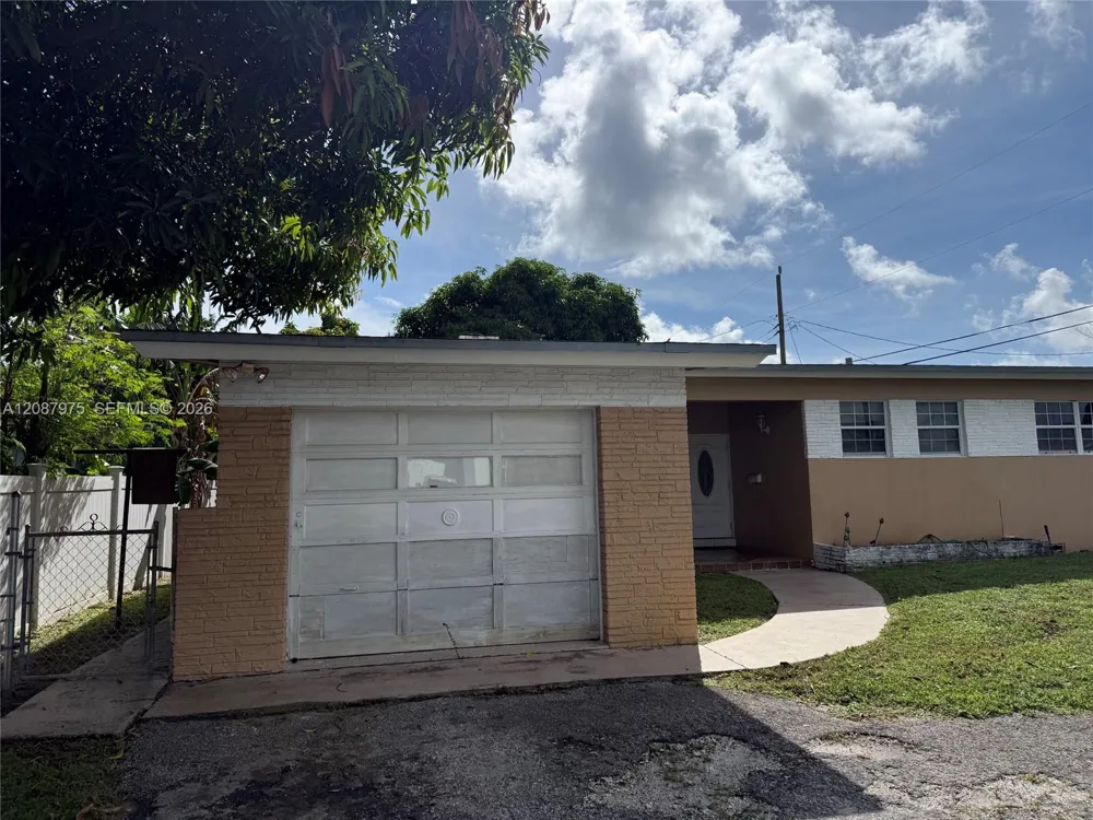 1409 S 24th Ter Hollywood, FL 33020
