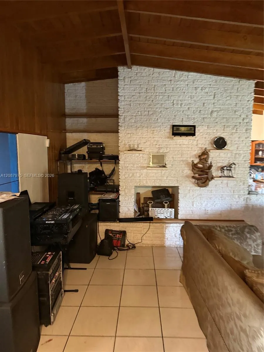 1409 S 24th Ter Hollywood, FL 33020