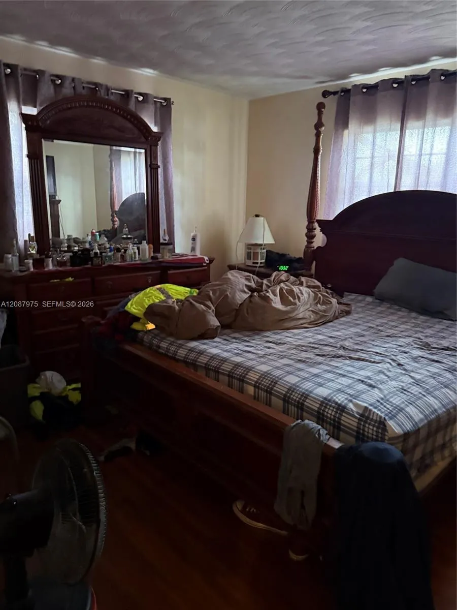 1409 S 24th Ter Hollywood, FL 33020