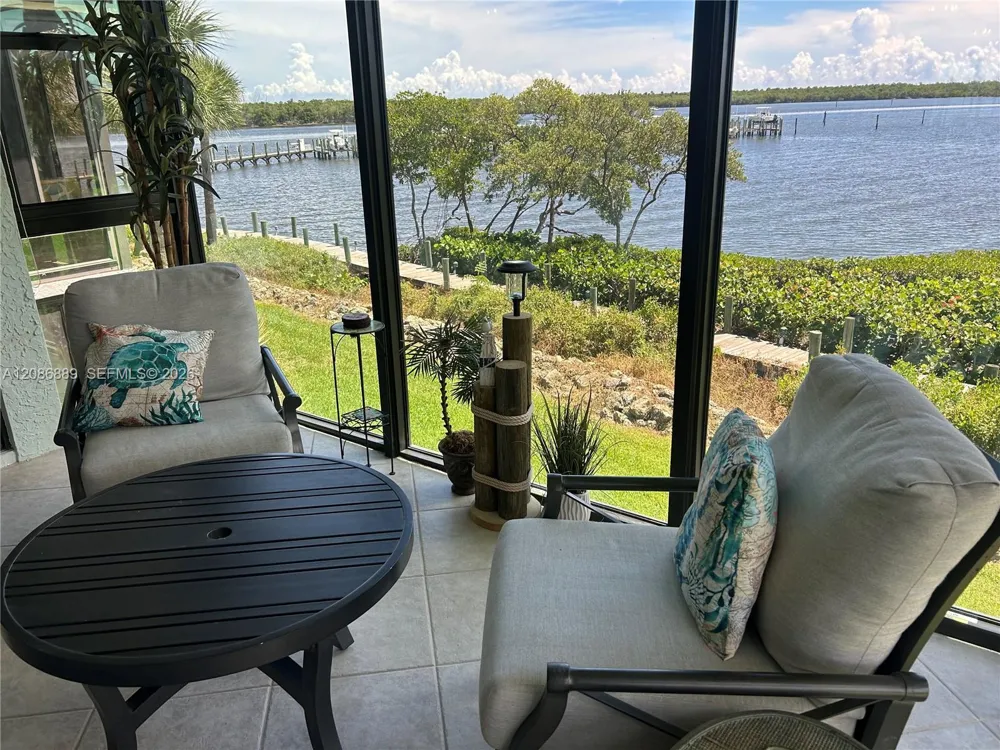 6142 SE Landing Way #16 Stuart, FL 34997