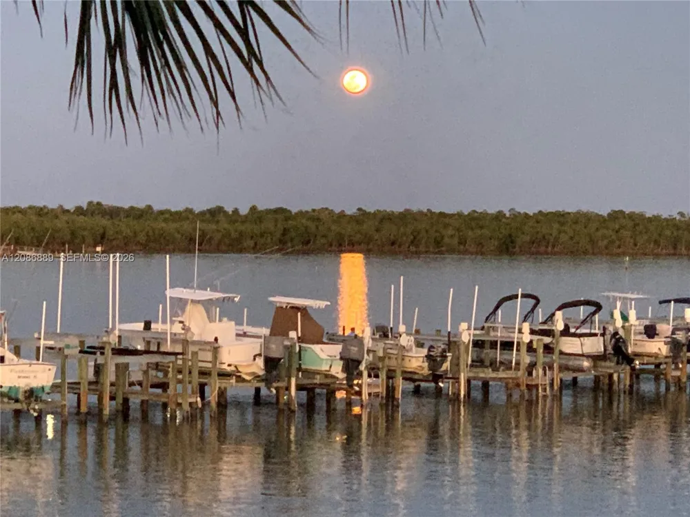 6142 SE Landing Way #16 Stuart, FL 34997