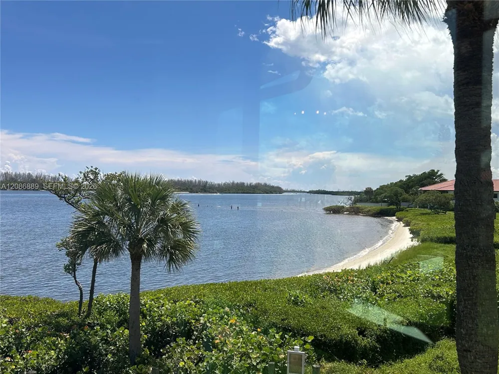 6142 SE Landing Way #16 Stuart, FL 34997